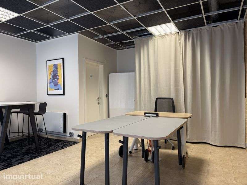 Escritório / Sala de Formação - Grande imagem: 2/6