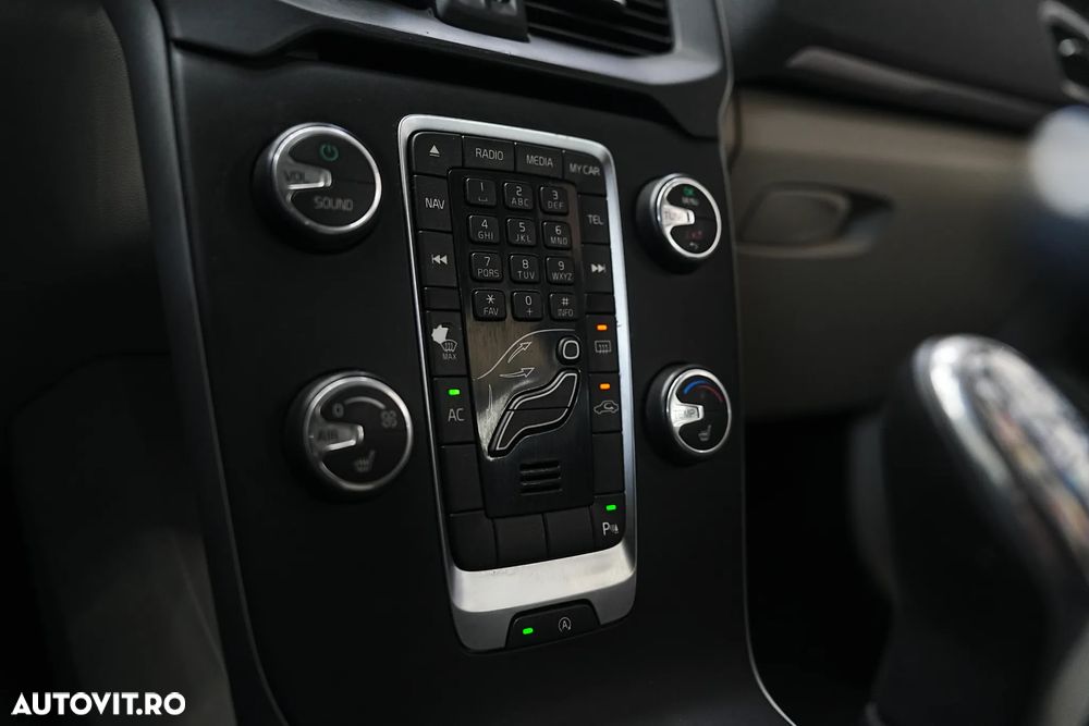 Volvo V40 D2 ECO Basic - 24