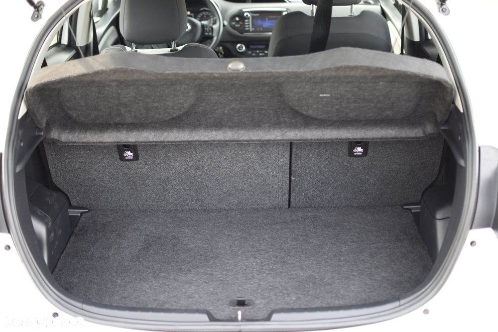 Toyota Yaris Hybrid 100 Premium EU6 - 26