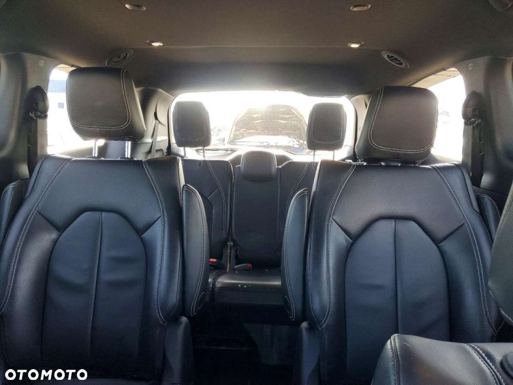 Chrysler Pacifica - 10
