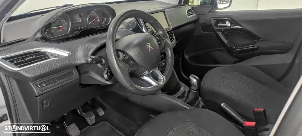 Peugeot 208 1.2 PureTech Active - 17