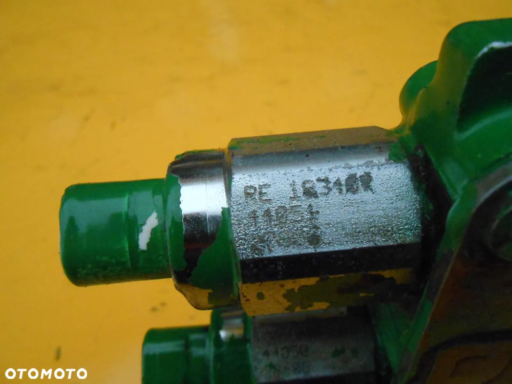 Blok hydrauliczny rewersu elektronicznego John Deere 6930 - 4