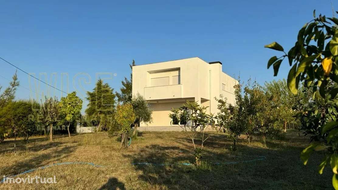 Moradia T4 de Luxo em Travanca de Lagos, Oliveira do Hospital - Grande imagem: 4/16