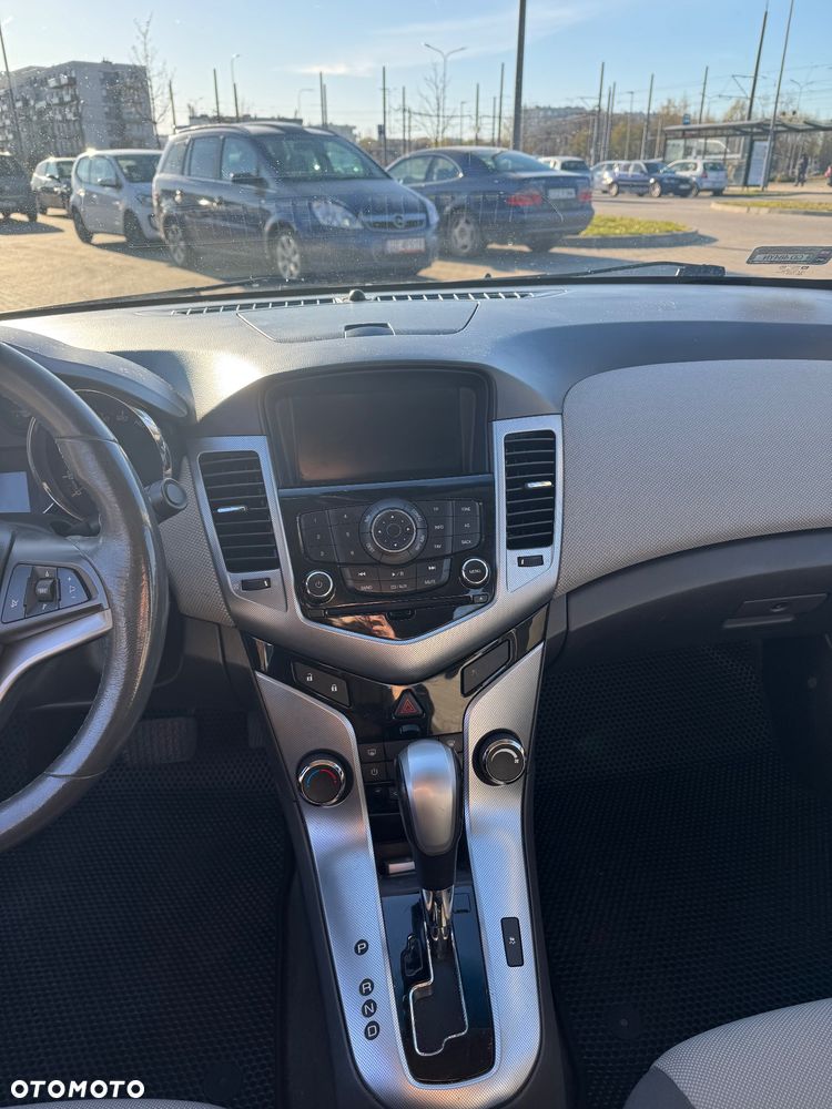 Chevrolet Cruze 1.8 LT+ - 10