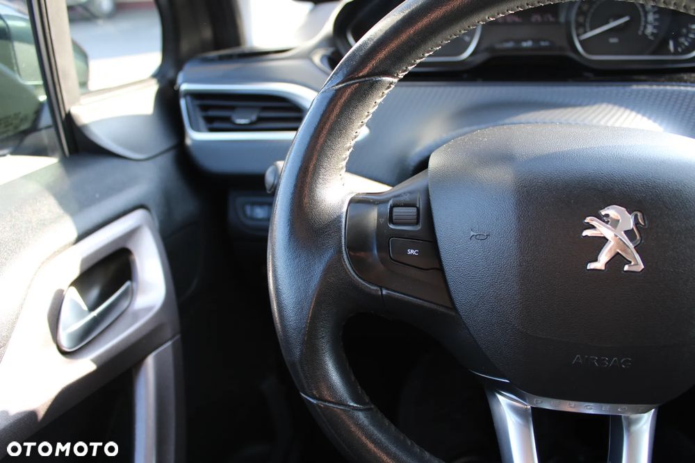 Peugeot 2008 1.2 VTi Allure - 30