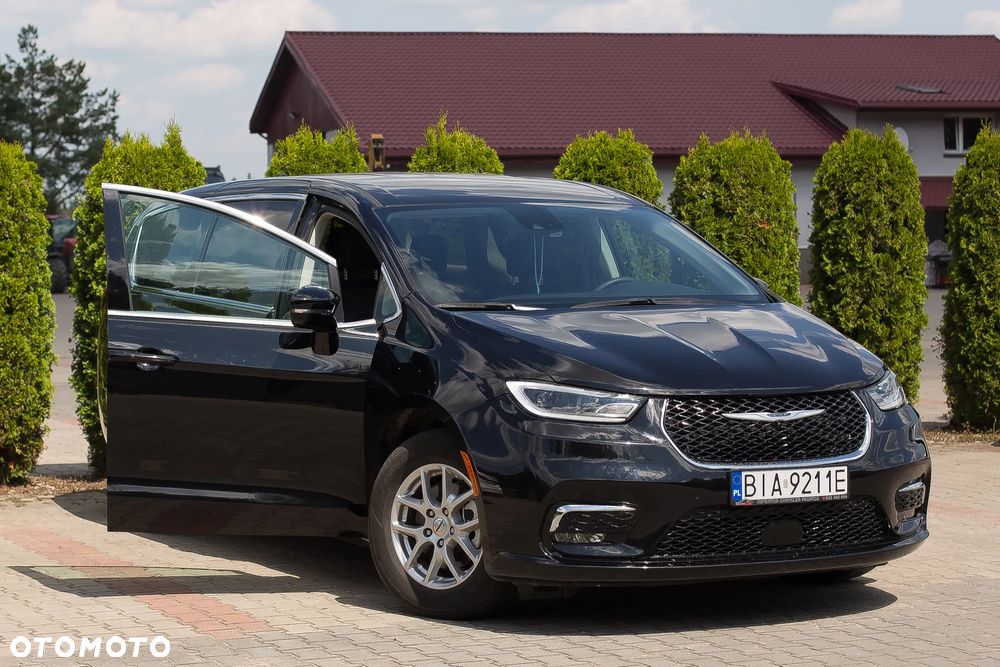 Chrysler Pacifica - 2
