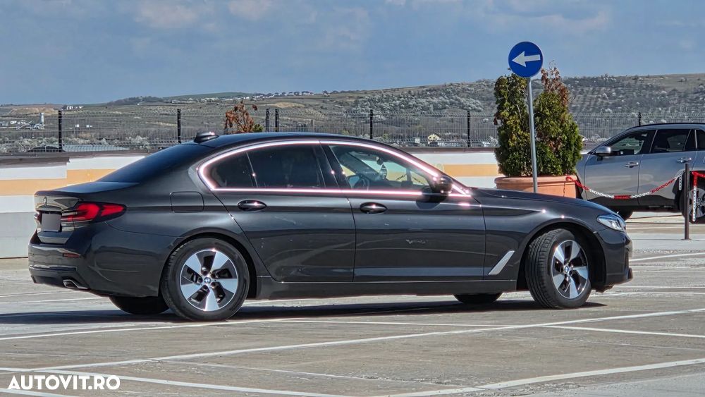 BMW Seria 5 520d AT MHEV - 37