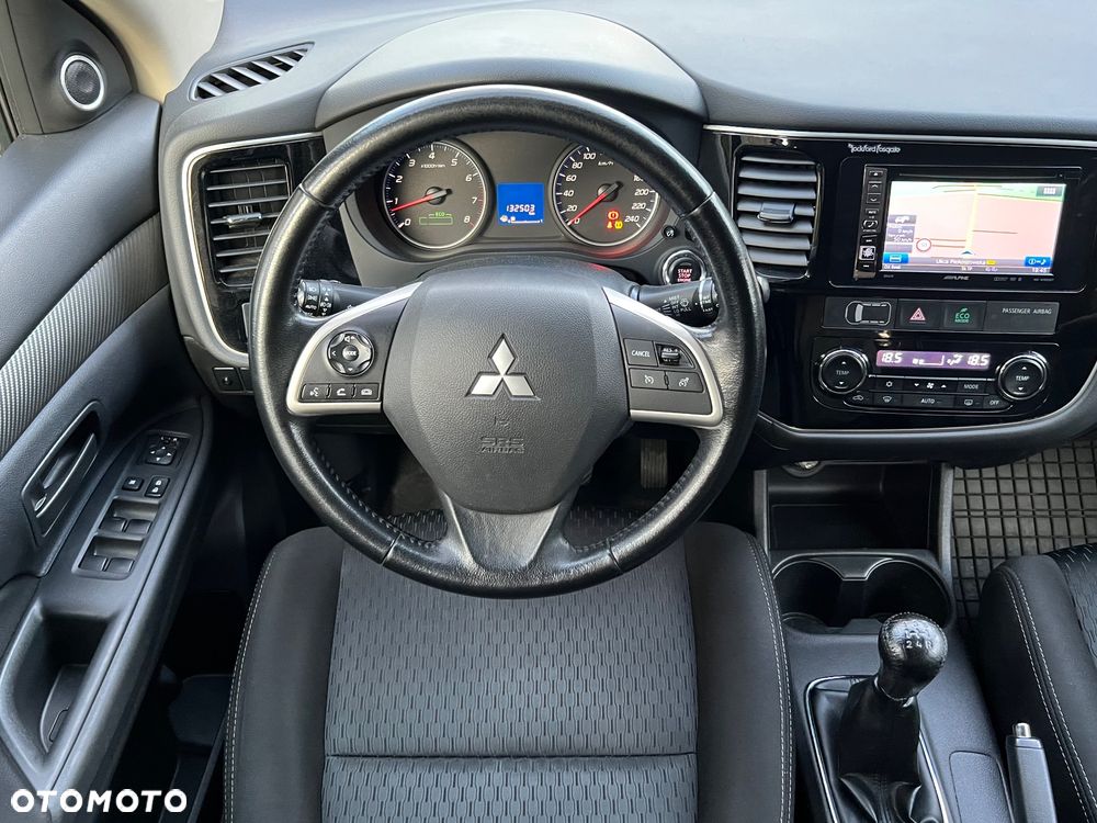 Mitsubishi Outlander 2.0 Intense 2WD - 11
