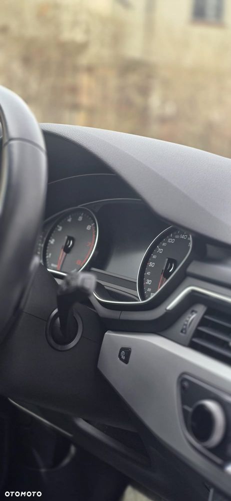 Audi A4 Avant 2.0 TFSI ultra Design S tronic - 30