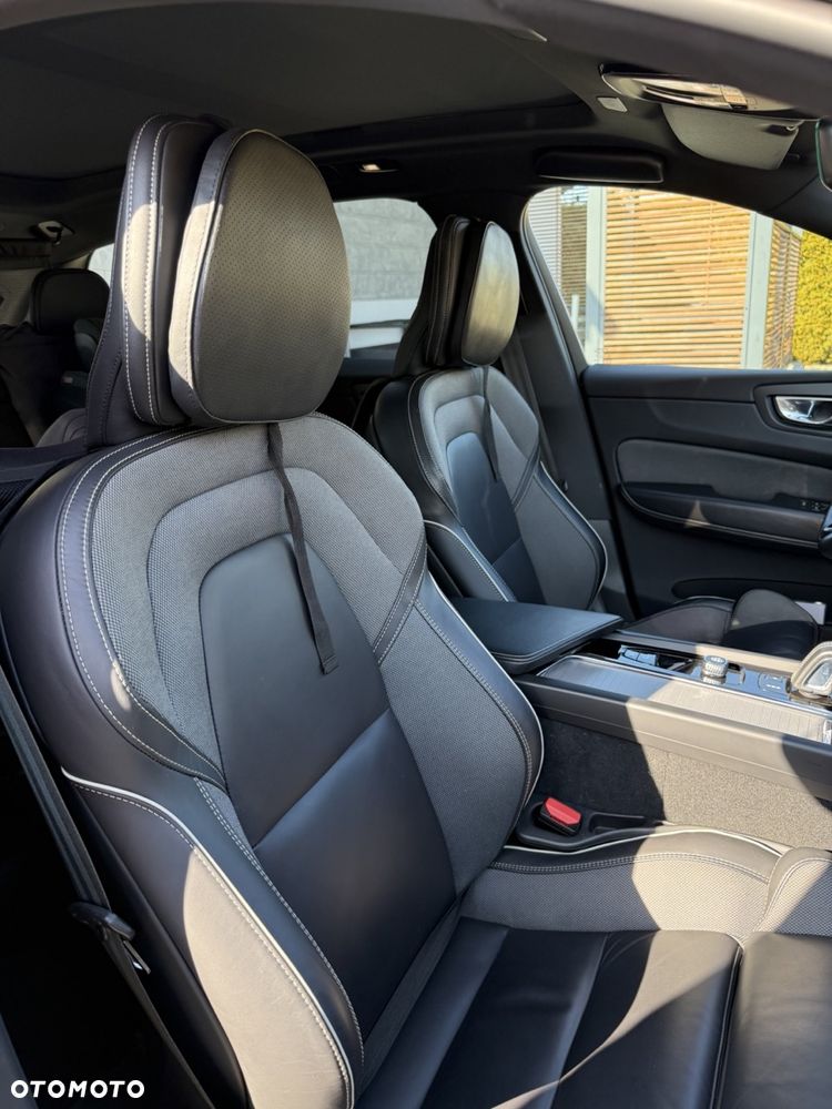 Volvo XC 60 B4 D AWD R-Design - 14