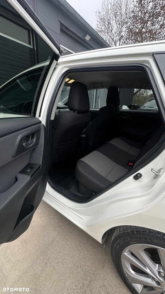 Toyota Auris 1.8 HSD Luna - 19