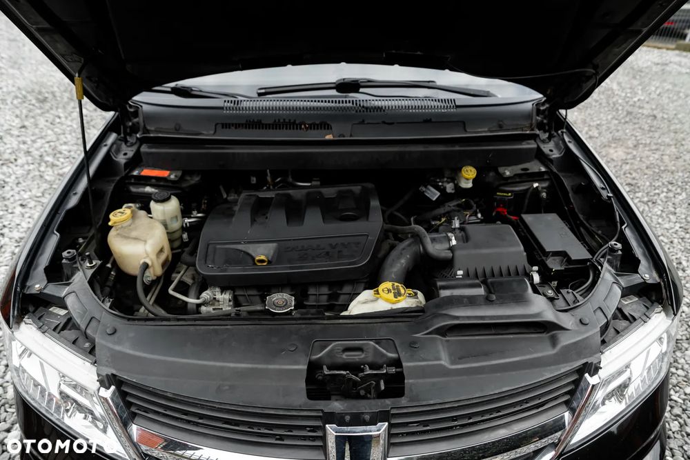 Dodge Journey 2.4 SXT - 35