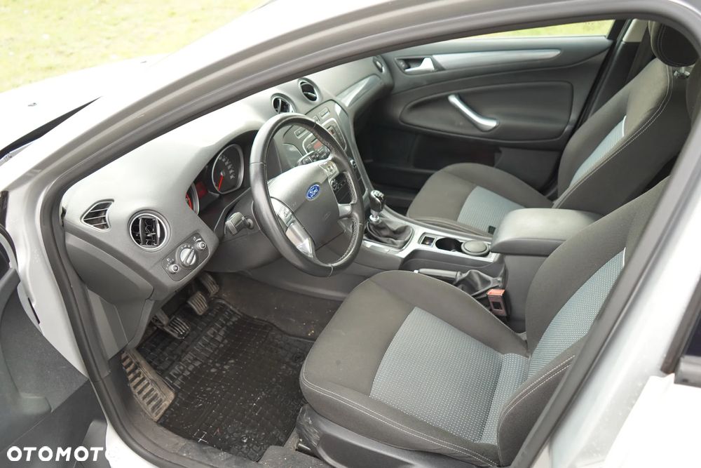 Ford Mondeo 1.6 T Gold X Plus - 9