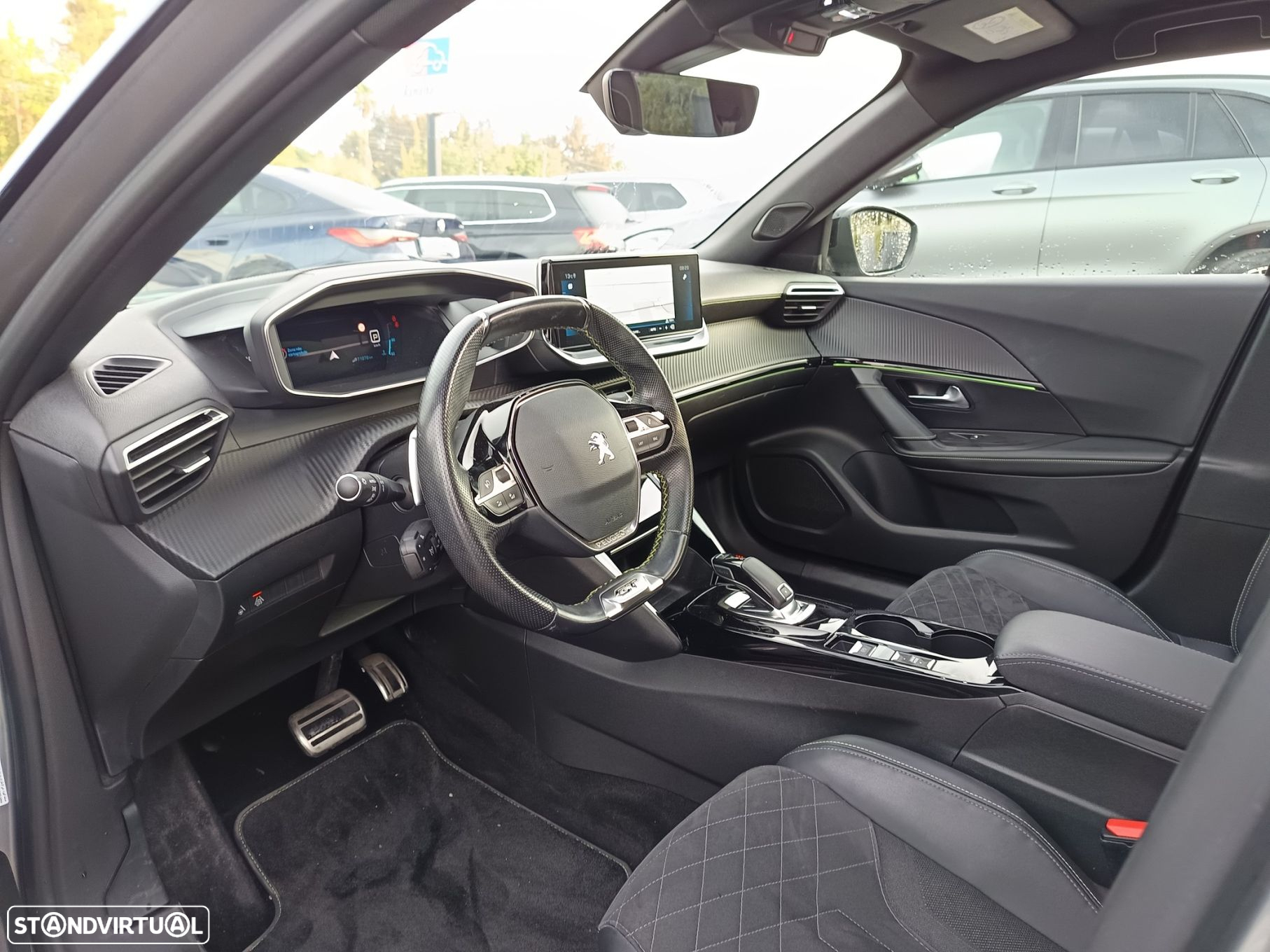 Peugeot 2008 1.5 BlueHDi GT Pack EAT8 - 32