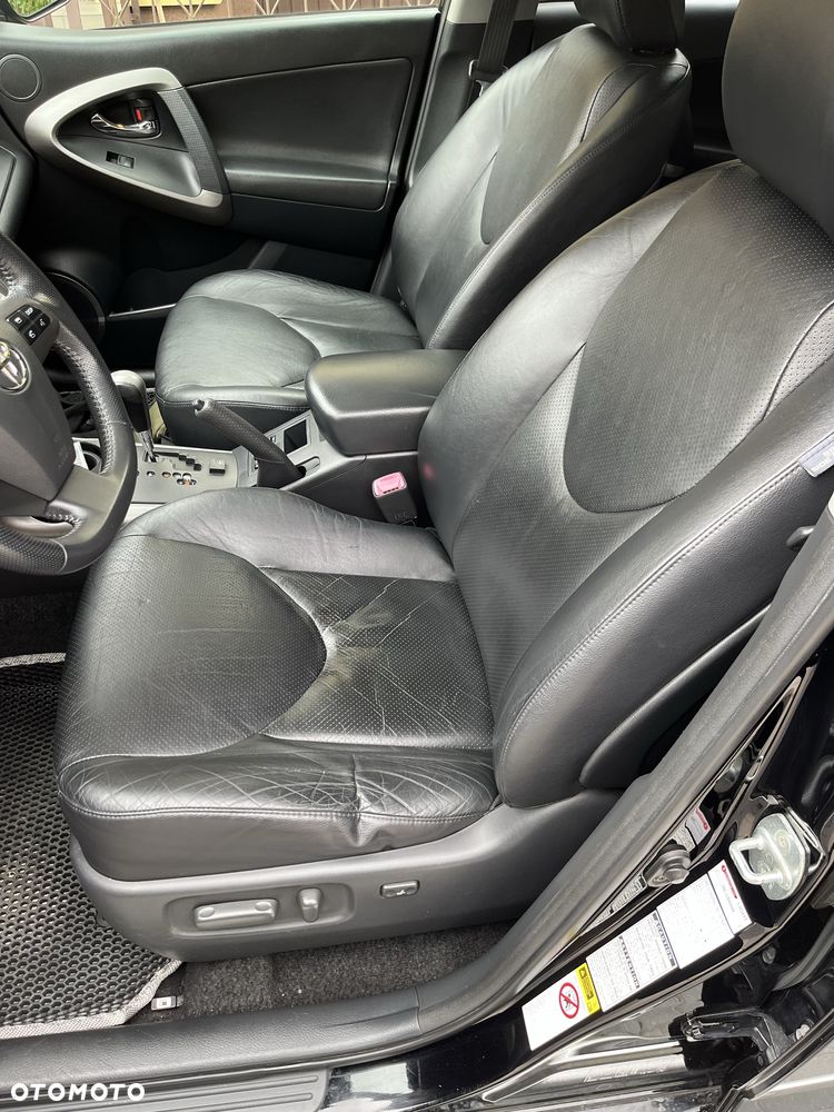 Toyota RAV4 - 6