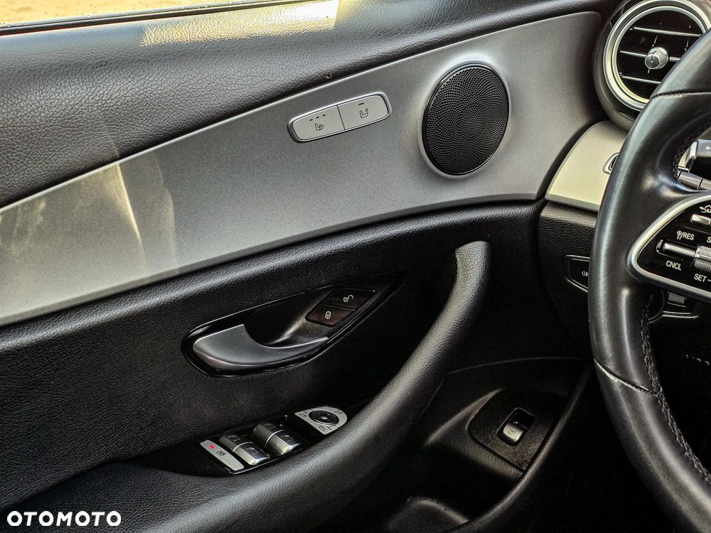 Mercedes-Benz Klasa E 220 d 9G-TRONIC - 16