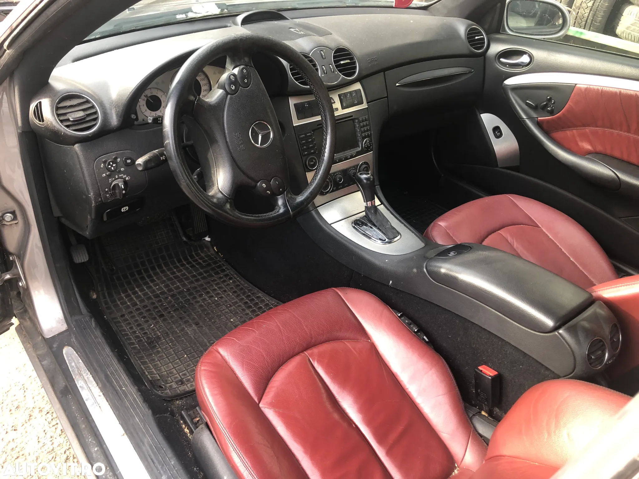 Dezmembrez Mercedes Benz CLK 320 cdi 2006 - 6