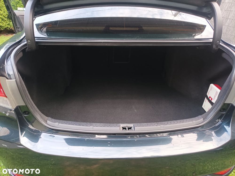 Toyota Avensis 1.8 Sol plus NAVI - 18
