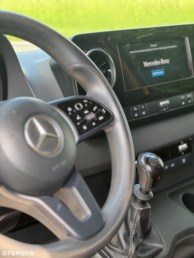 Mercedes-Benz Sprinter - 9