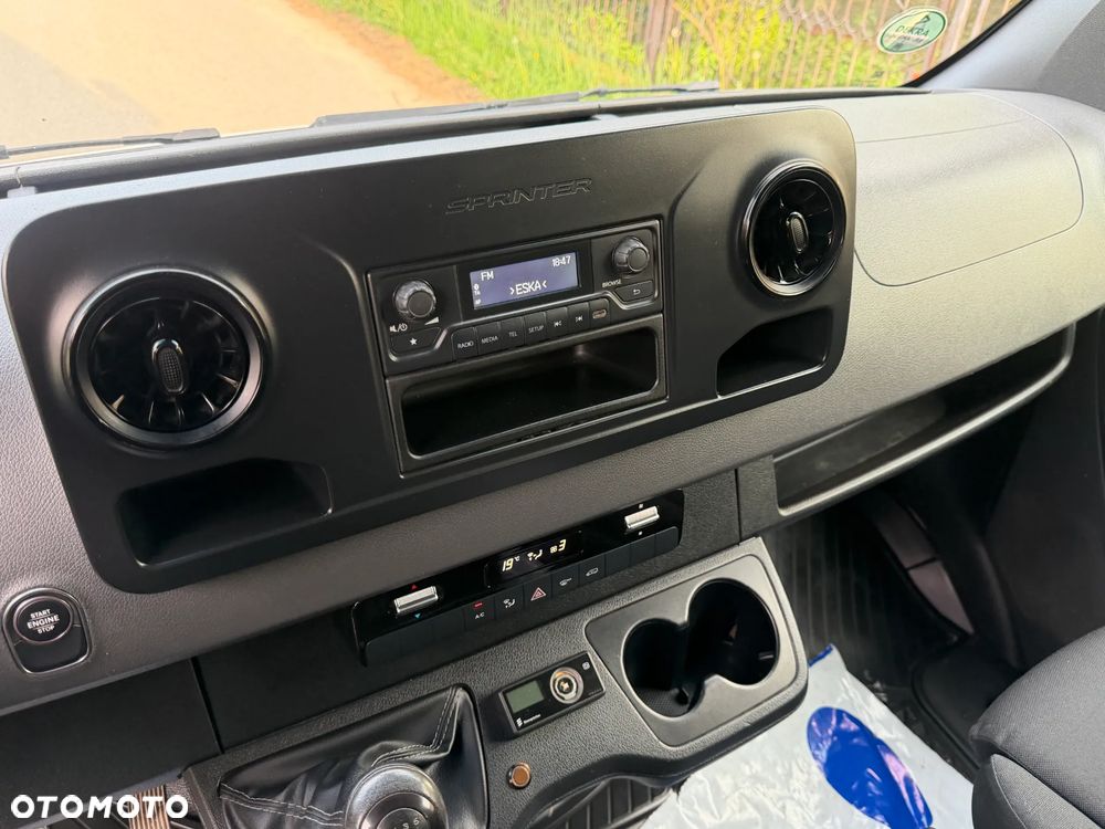 Mercedes-Benz SPRINTER - 15