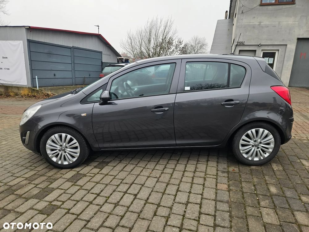 Opel Corsa 1.2 16V Cosmo - 5
