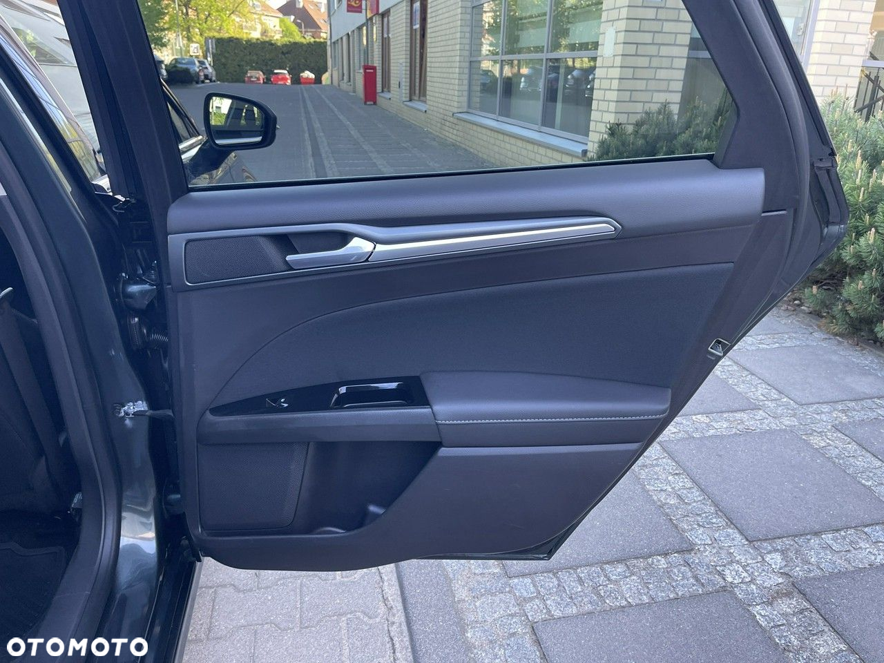Ford Mondeo - 29