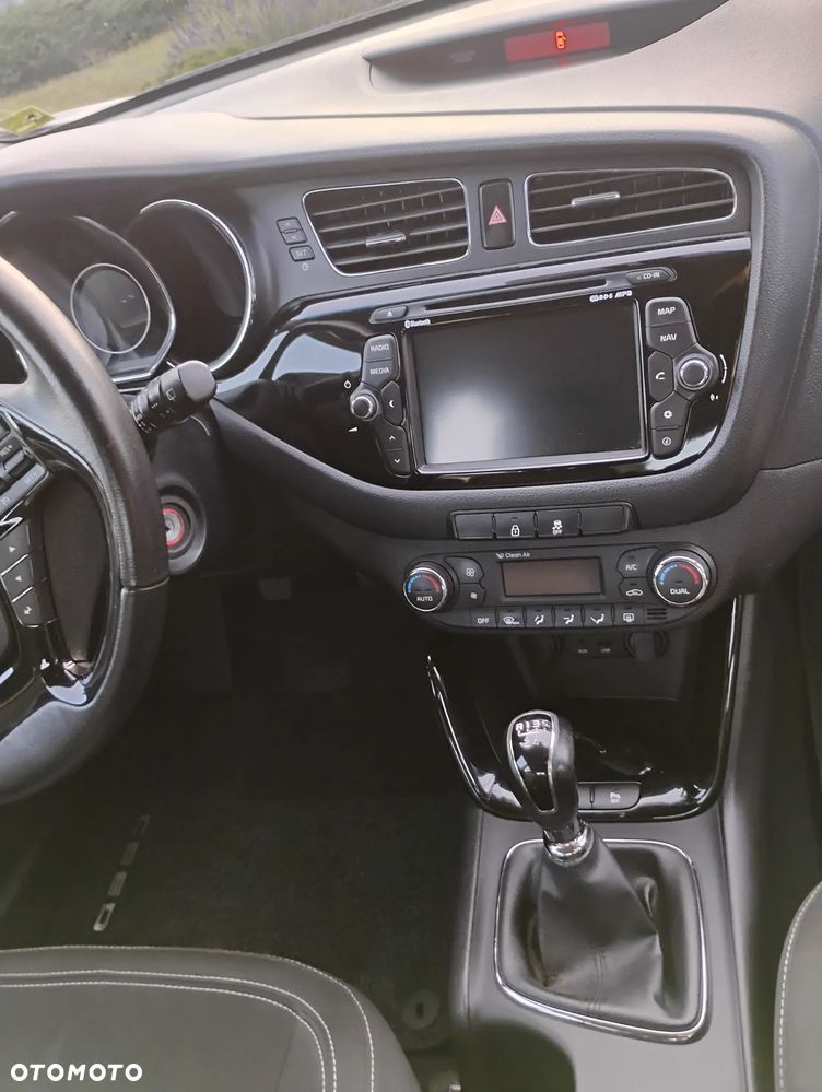 Kia Ceed 1.6 GDI Dream Team Edition - 11