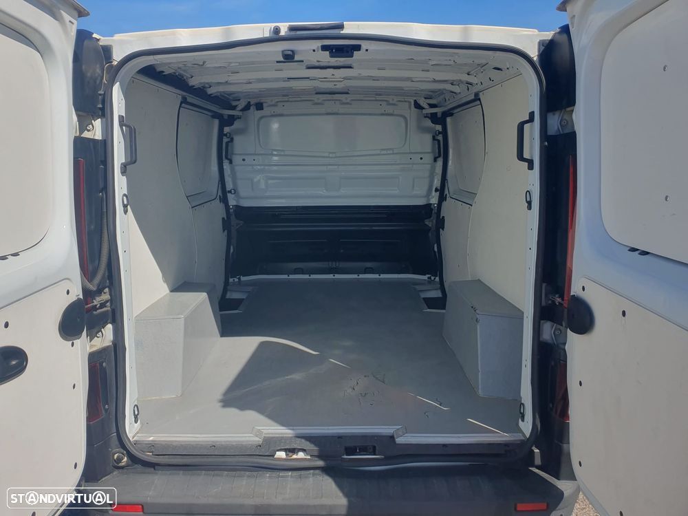 Renault Trafic 2.0 dCi 120cv - 2 Portas Laterais - 5