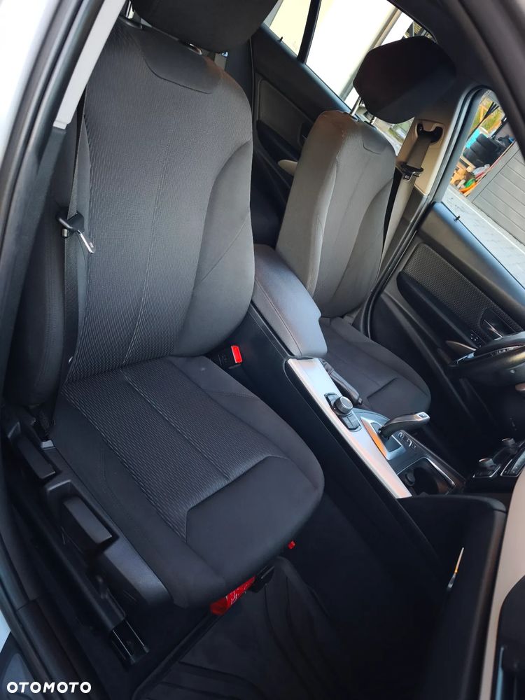 BMW Seria 3 318i Advantage - 15