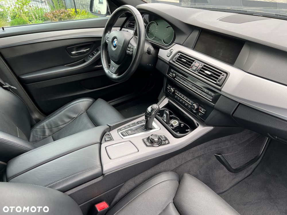 BMW Seria 5 M550d xDrive Touring Sport-Aut - 18