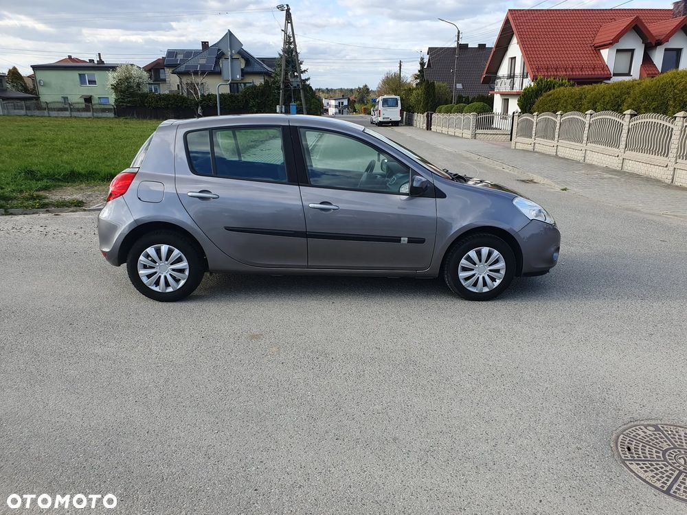 Renault Clio 1.2 16V Tech Run - 12