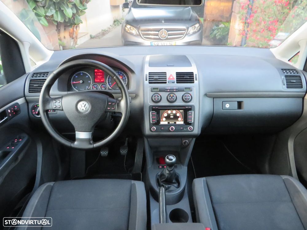 VW Touran 1.9 TDi Conceptl BlueM. 7L - 8