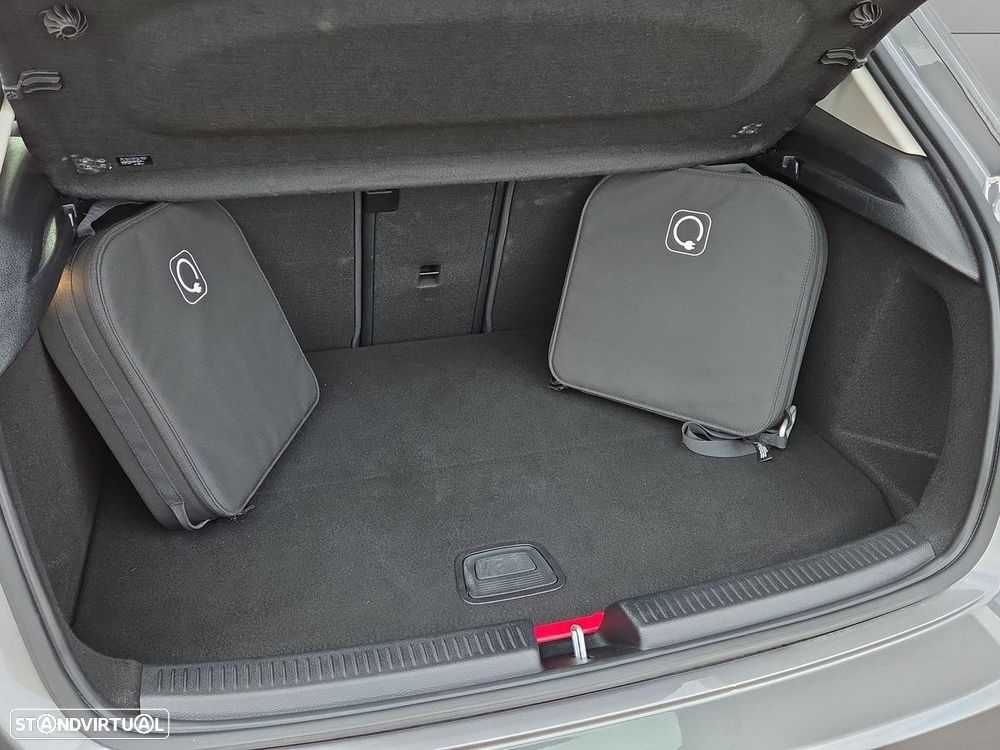 Mercedes-Benz A 250 e - 21