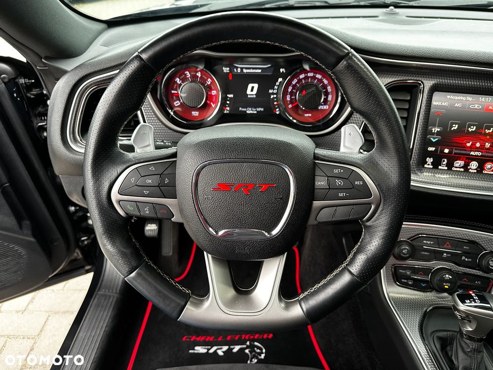 Dodge Challenger - 8