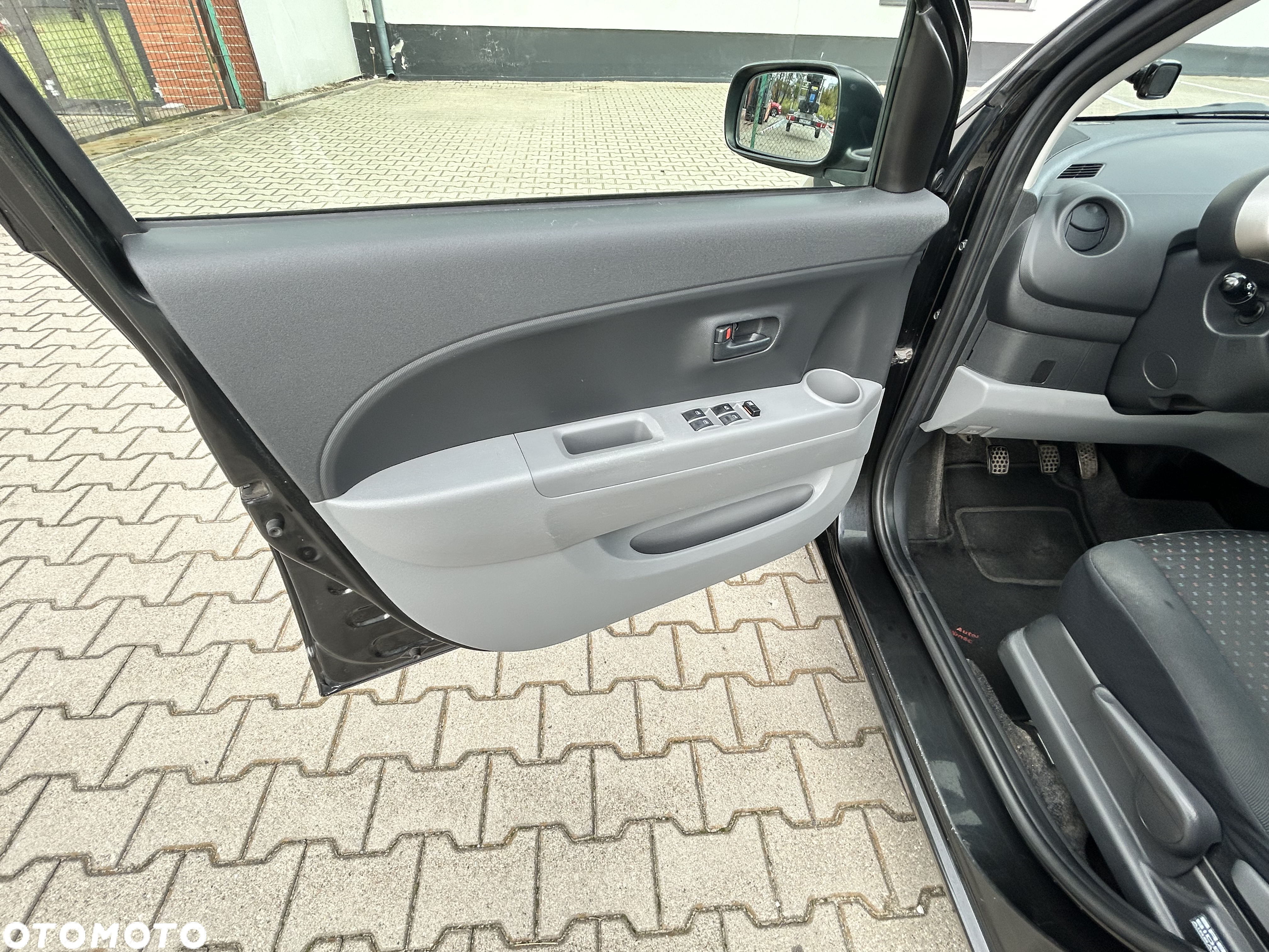 Daihatsu Sirion 1.0 - 14
