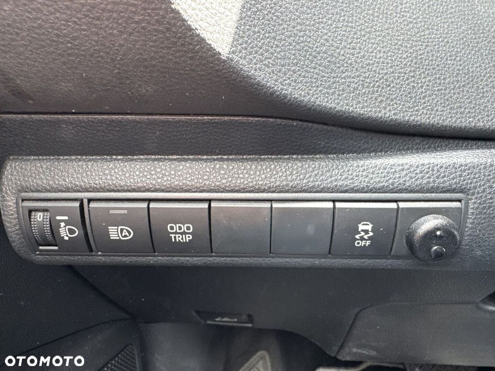 Toyota Corolla 2.0 Hybrid Comfort - 22