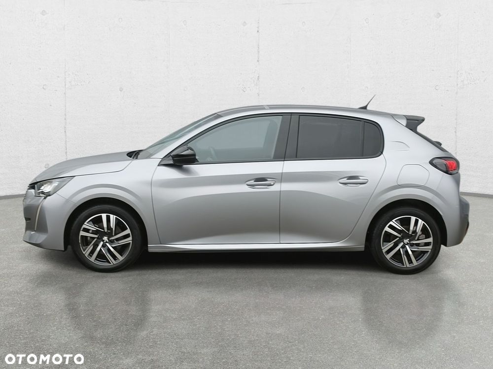 Peugeot 208 - 8