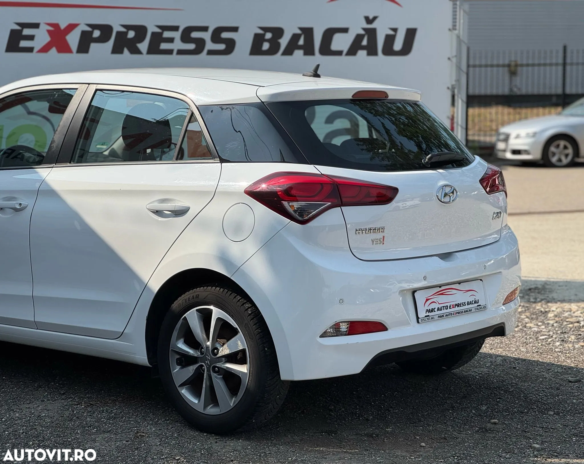 Hyundai i20 1.4 YES! Silver - 19