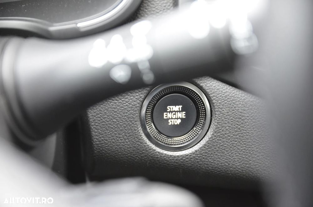 Renault Megane BLUE dCi 115 EDC BUSINESS EDITION - 28