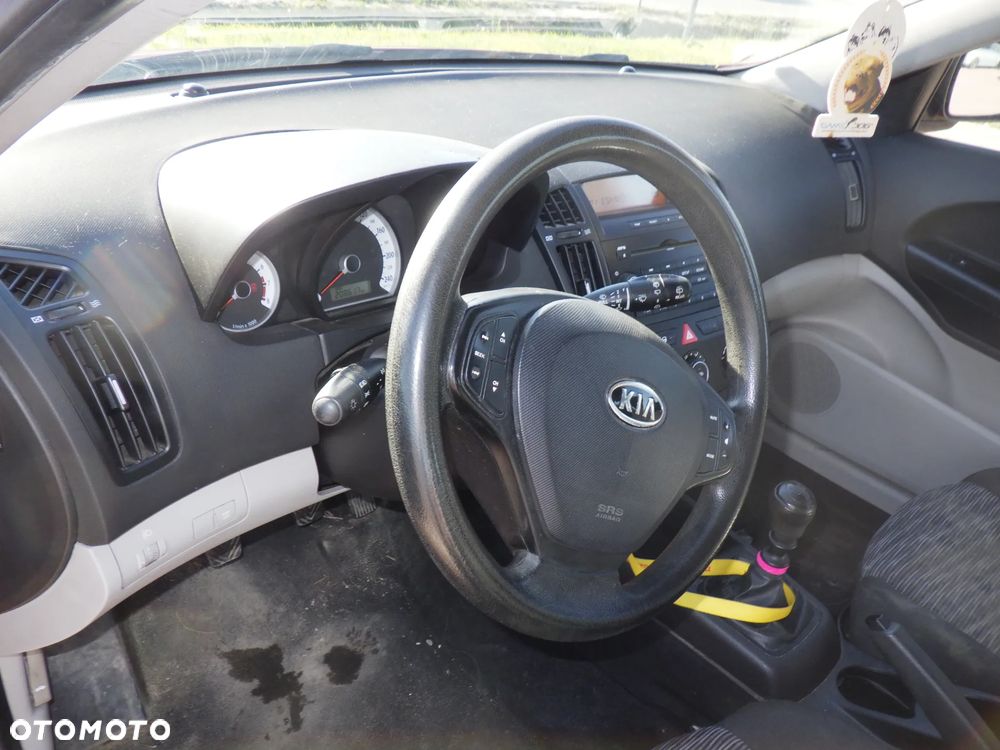 Kia Ceed 1.6 Comfort - 6