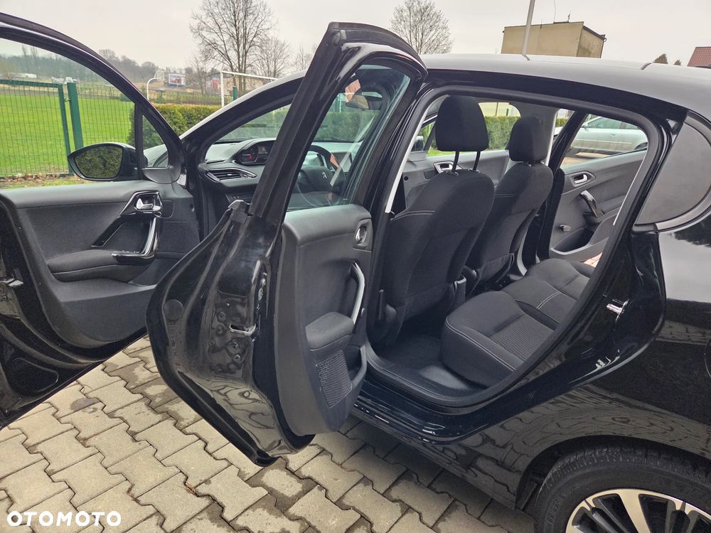 Peugeot 208 1.2 VTi Business Line - 23