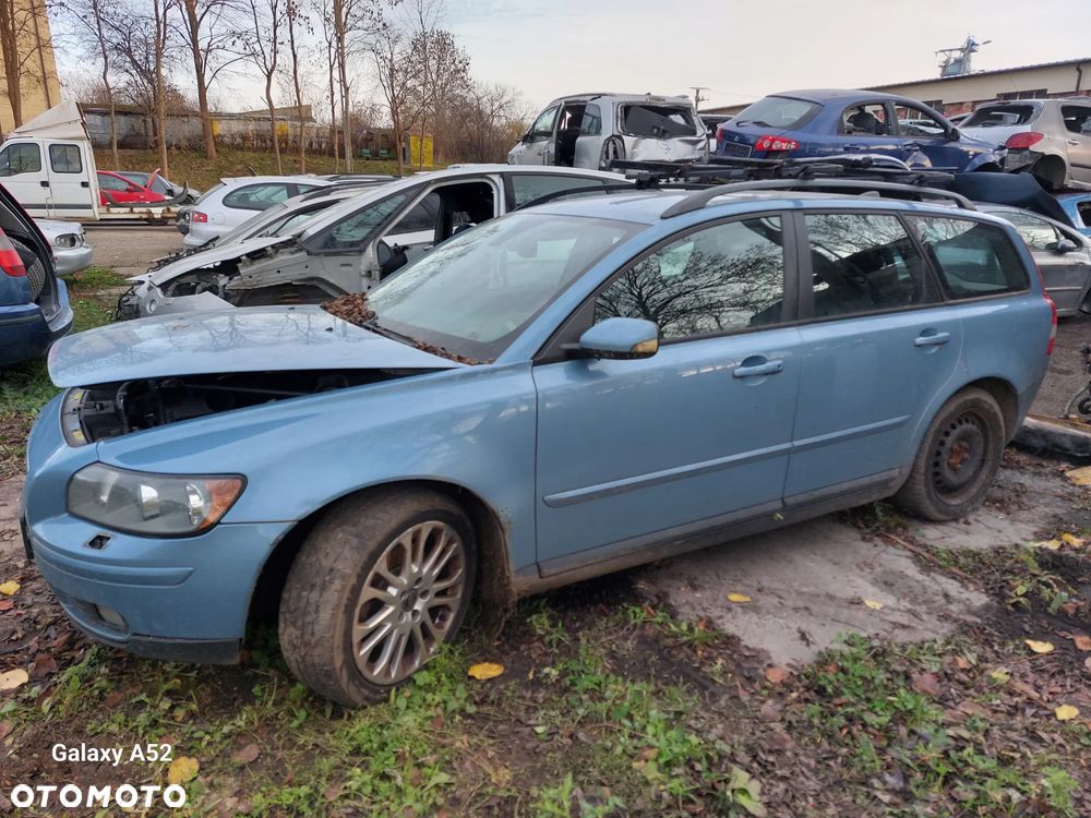 Zderzak VOLVO V50 2,0D 05R. maska,drzwi,lampy,klapa.... - 4