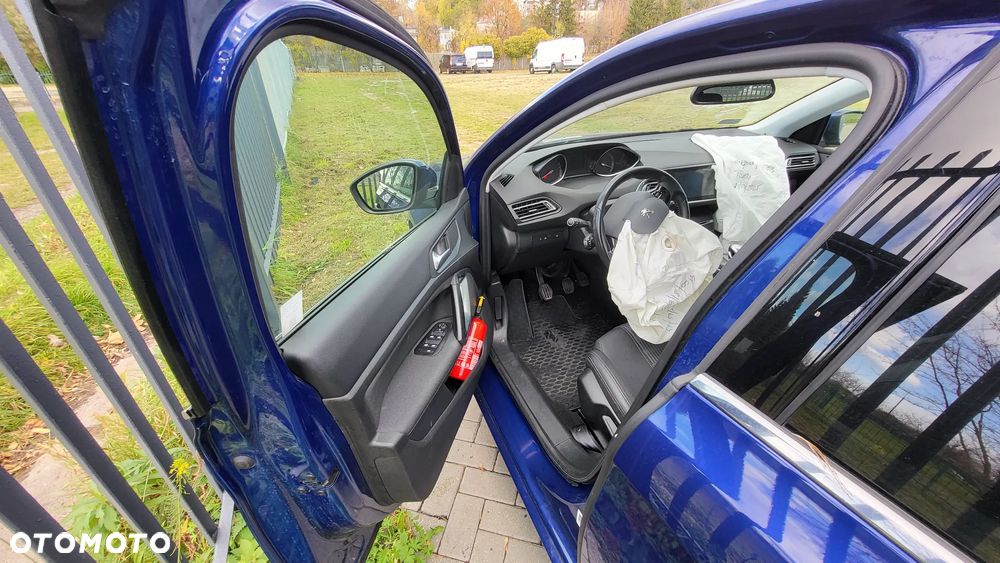 Peugeot 308 1.2 PureTech Allure S&S - 15