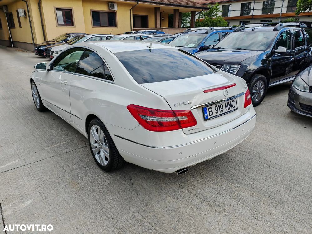 Mercedes-Benz E 250 CDI DPF Coupe BlueEFFICIENCY 7G-TRONIC Elegance - 4