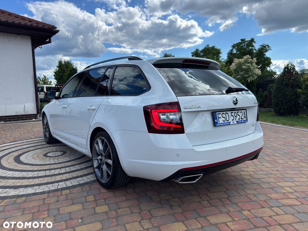 Skoda Octavia 2.0 TDI DSG RS - 14