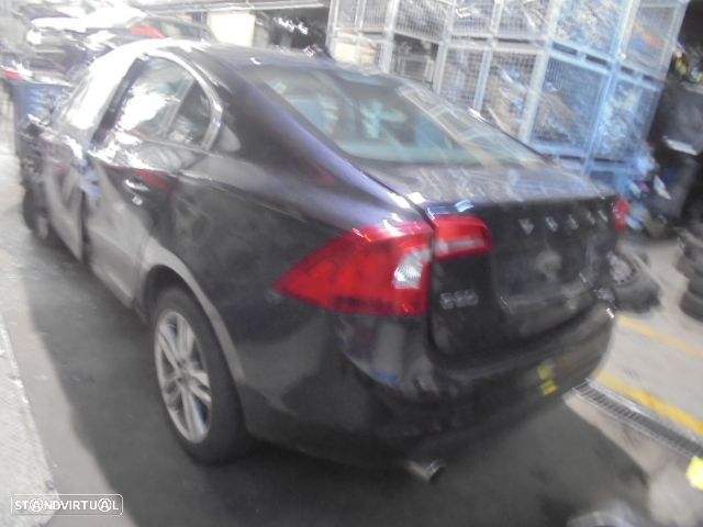 Carro MOT: D5204T2  CXVEL: M66 VOLVO S60 2011 2.0D 163CV 4P PRETO DIESEL - 4