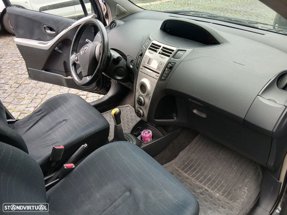 Toyota Yaris 1.0 VVT-i Sol High Pack - 10