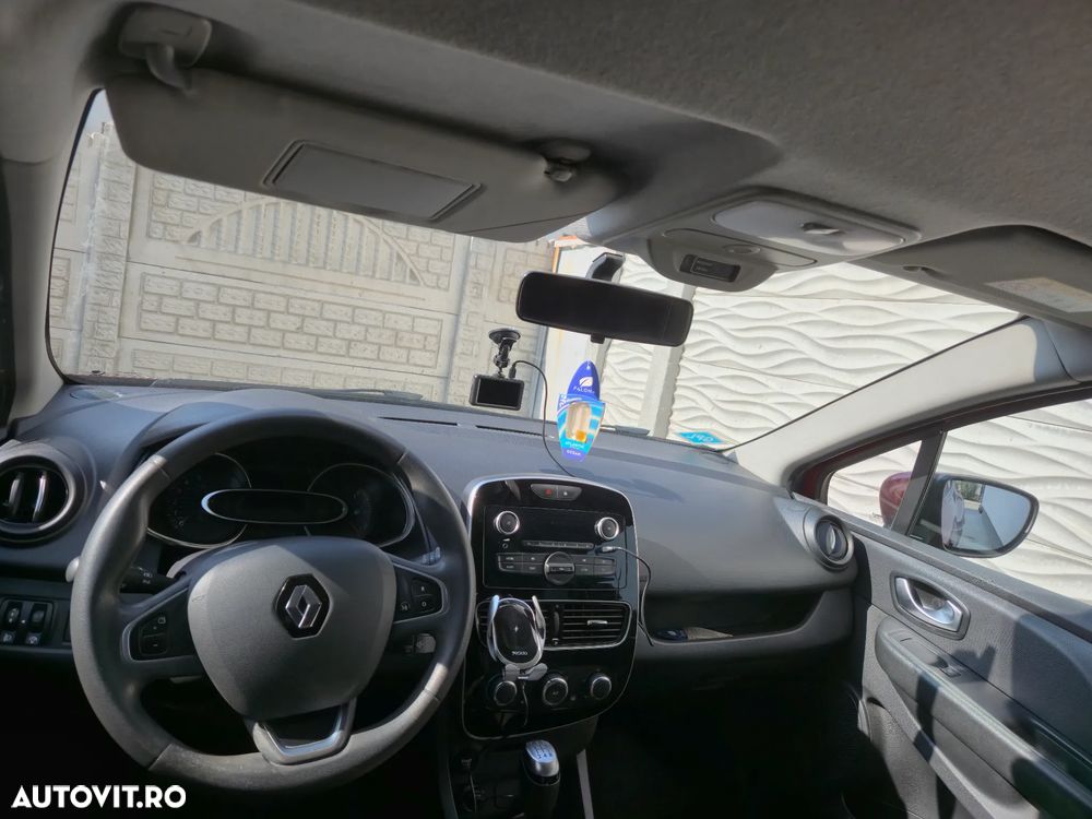 Renault Clio - 12