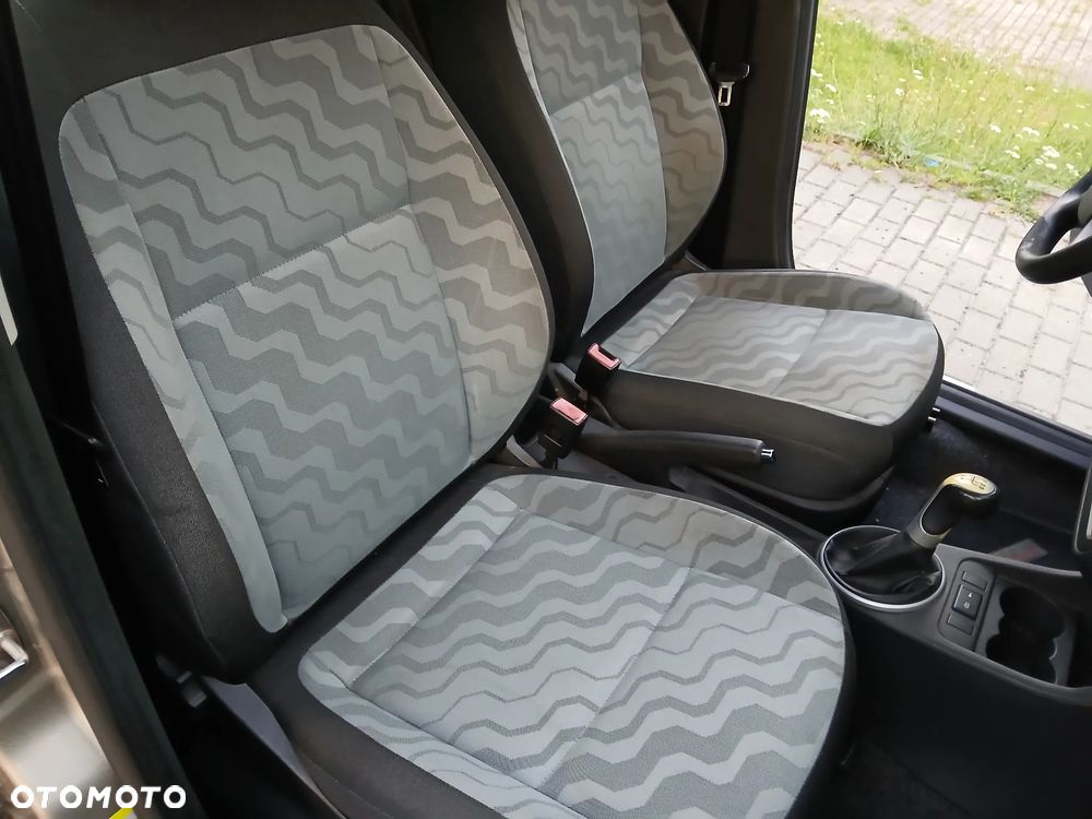 Skoda Fabia 1.2 HTP Classic - 18