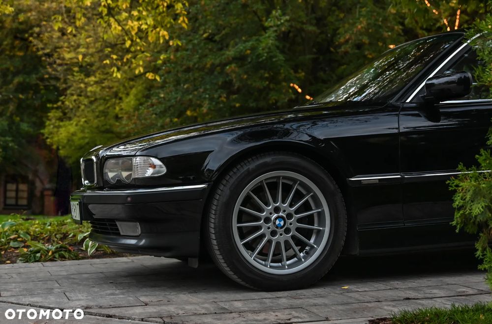 BMW Seria 7 735i L - 6